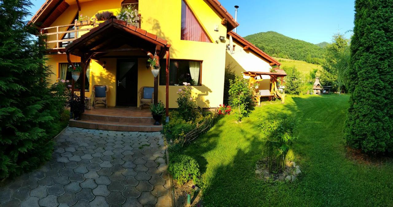 Home Away From Home Gura Raului Ngoại thất bức ảnh